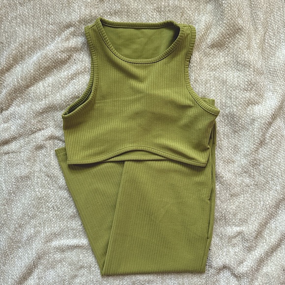 two piece knit set. - Picture 3 of 4